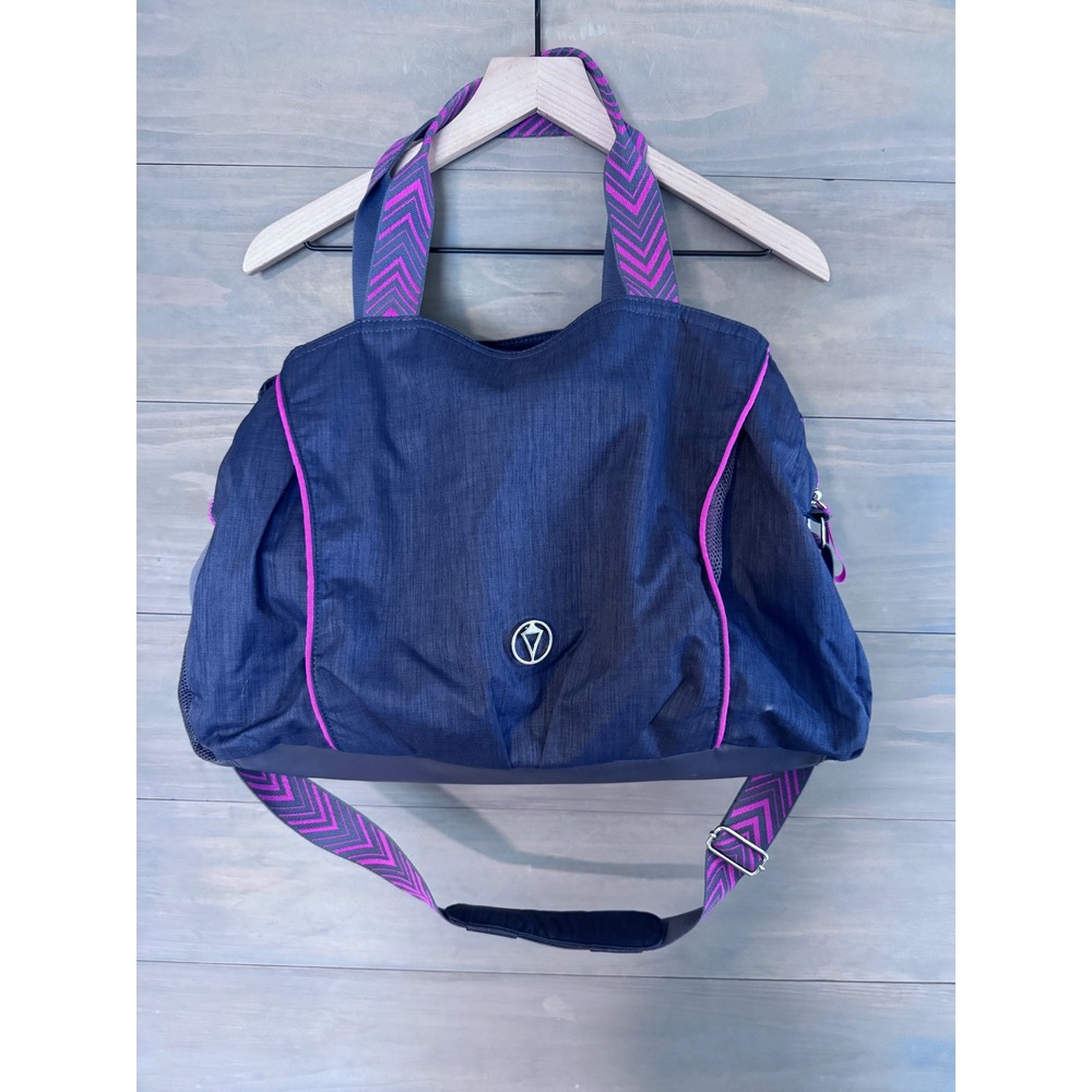 Ivivva Lululemon Mindful Magic Duffel Bag‎ Blue Pink Chevron Dance Gym Travel